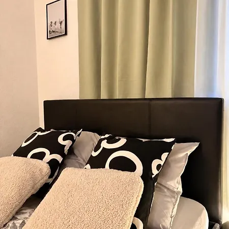 Apartment Bright With Balcony, Pool, And Tennis Court Antibes